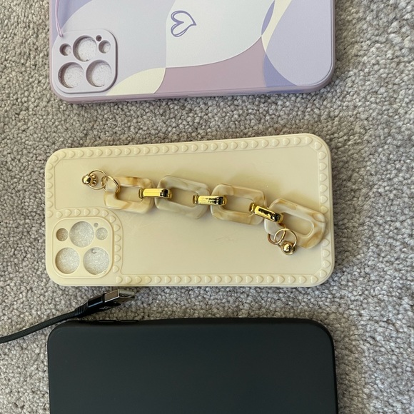 Iphone 12/13 pro max cases - Picture 5 of 9